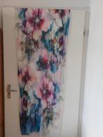 Gebloemde batikzijden sjaal, paars/rose/blauw/abrikoos/olijf, Ophalen of Verzenden, Zo goed als nieuw, Maat 38/40 (M), Sjaal
