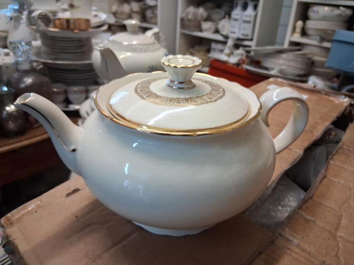 Theepot Bavaria Zeh Scherzer Elite Pas Aan met gouddecoratie, Antiek en Kunst, Antiek | Servies los, Ophalen of Verzenden