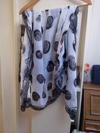Zgan vierkante sjaal zwart wit met kraaltjes, Kleding | Dames, Mutsen, Sjaals en Handschoenen, Ophalen of Verzenden, Nieuw, Maat 46/48 (XL) of groter