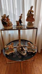 6 Beelden 5 x Capodimonte. 1x muziek orkestje geen merk, Antiek en Kunst, Antiek | Porselein, Ophalen of Verzenden