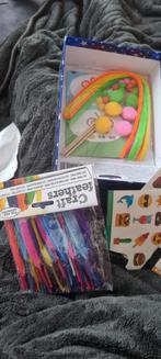 Knutselspullen: Veren & Pompoms + extra, Ophalen, Zo goed als nieuw, Materiaal