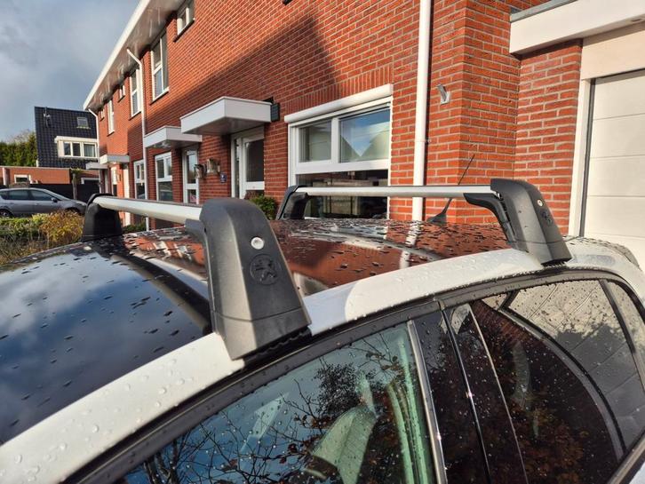 Peugeot 208 Dakdragers (2020-heden) - 2 zomers gebruikt, Auto diversen, Dakdragers, Zo goed als nieuw, Ophalen