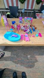 BARBIE POPPEN BARBIE PAARD BARBIE ZWEMBAD EN NOG VEEL MEER, Ophalen, Zo goed als nieuw, Barbie