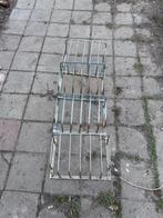 Kleine ijzeren hooi ruiven