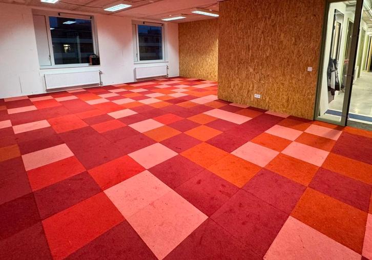 Tapijttegels - Desso - 50x50 - 4 verschillende kleuren, Huis en Inrichting, Stoffering | Vloerbedekking, Zo goed als nieuw, Tapijttegels