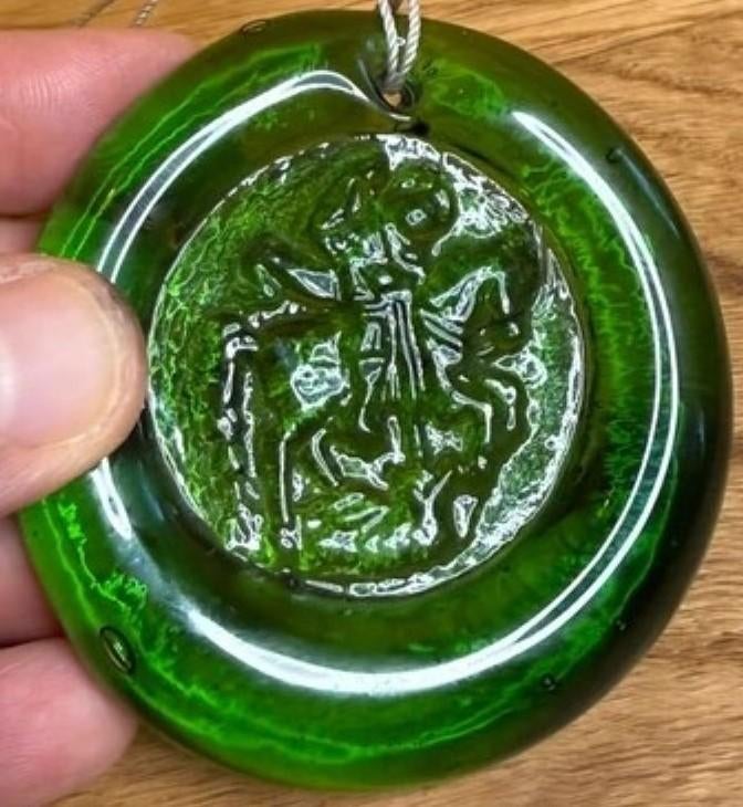 Bijzondere glazen hanger Sint Joris met de draak, Antiek en Kunst, Verzenden