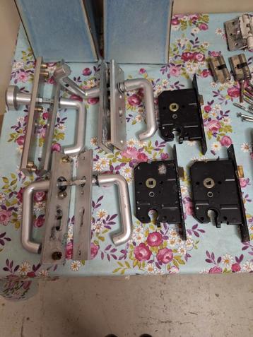 3 Sets deurklinken krukken slotplaten sloten klinken  beschikbaar voor biedingen