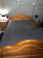 Bed & 2 bijpassende nachtkastjes, Ophalen, Zo goed als nieuw, Tweepersoons