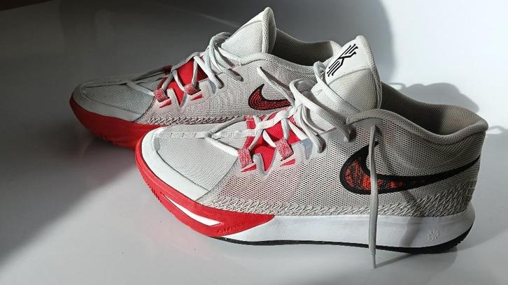 Nike Kyrie Flytrap 6 basketbalschoen US12 UK11 EU46, Sport en Fitness, Basketbal, Zo goed als nieuw, Schoenen, Ophalen of Verzenden