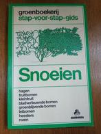 Snoeien, Groenboekerij stap-voor-stap- gids, Gelezen, Ophalen of Verzenden, Tuinieren en Tuinplanten, Christopher Brickell