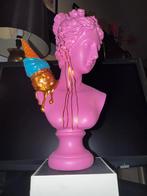 Pop-Art Beeld: Godin met IJsje. Bijna 30 cm hoog, Antiek en Kunst, Ophalen of Verzenden