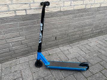 Blauwe step - Gebruikt beschikbaar voor biedingen