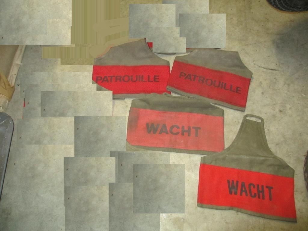 Militaire artikelen ex NL leger oa foto leesuitrusting, Verzamelen, Militaria | Algemeen, Landmacht, Overige typen, Nederland