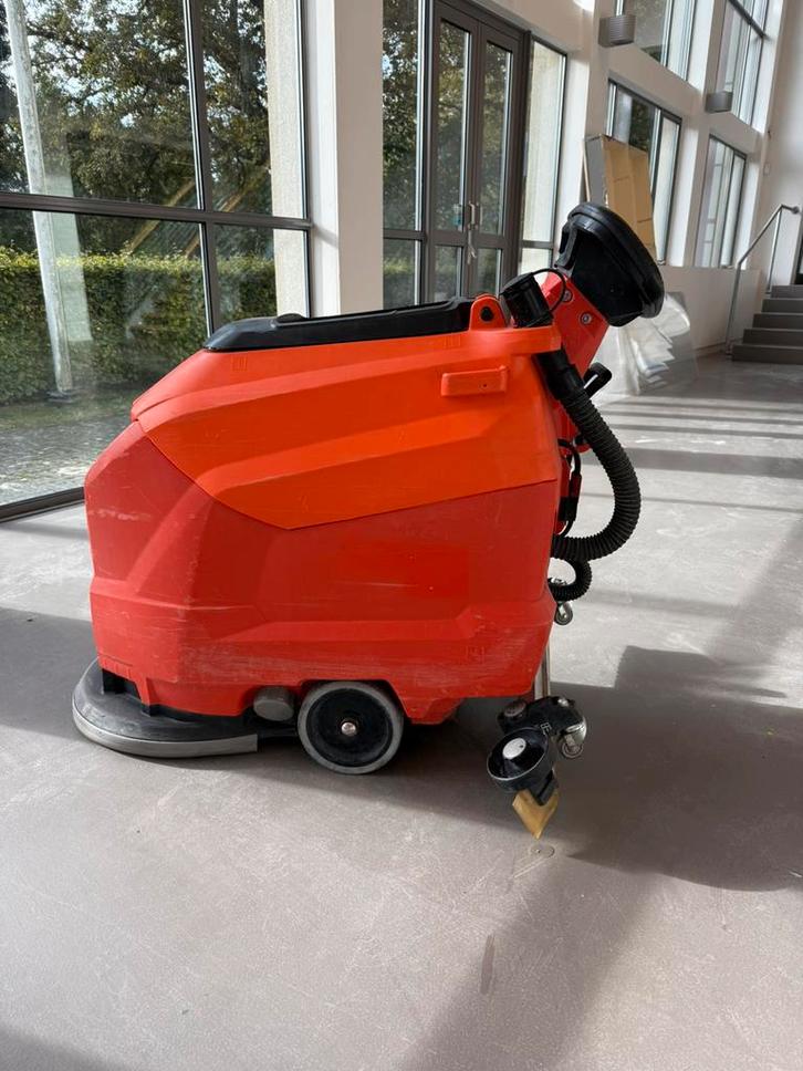 Proffesionele boenmachine, Karcher, Doe-het-zelf en Verbouw, Reinigingsmachines, Gebruikt, Schrobmachine, Ophalen