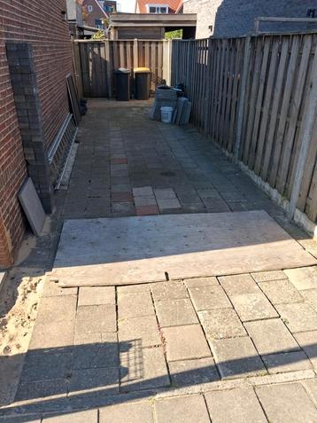 GRATIS -40 m2- Stoeptegels beschikbaar voor biedingen