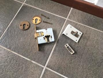 Zeiss Ikon slot en inbouw schaaf beschikbaar voor biedingen