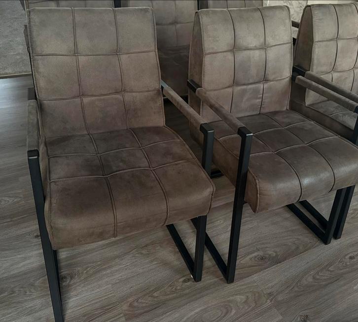 Robuuste Eetkamerstoelen met Armleuning 2 stuks, Huis en Inrichting, Stoelen, Gebruikt, Vier, Metaal, Bruin, Ophalen of Verzenden