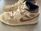 Air Jordan 1 Mid SE Brown Elephant - Maat 47.5, Bruin, Nike, Ophalen of Verzenden, Sneakers of Gympen