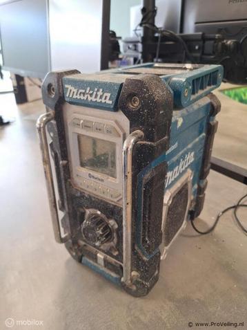 Online Veiling: Makita DMR108 bouwradio beschikbaar voor biedingen