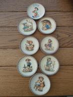 M.J. Hŭmmel Club Bordjes - Set van 8, Ophalen