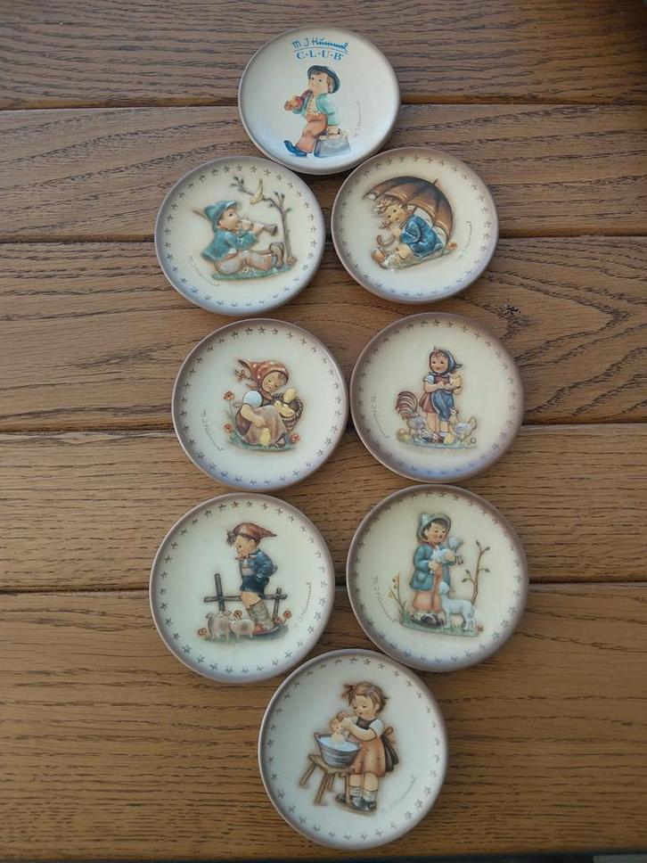 M.J. Hŭmmel Club Bordjes - Set van 8, Antiek en Kunst, Antiek | Wandborden en Tegels, Ophalen