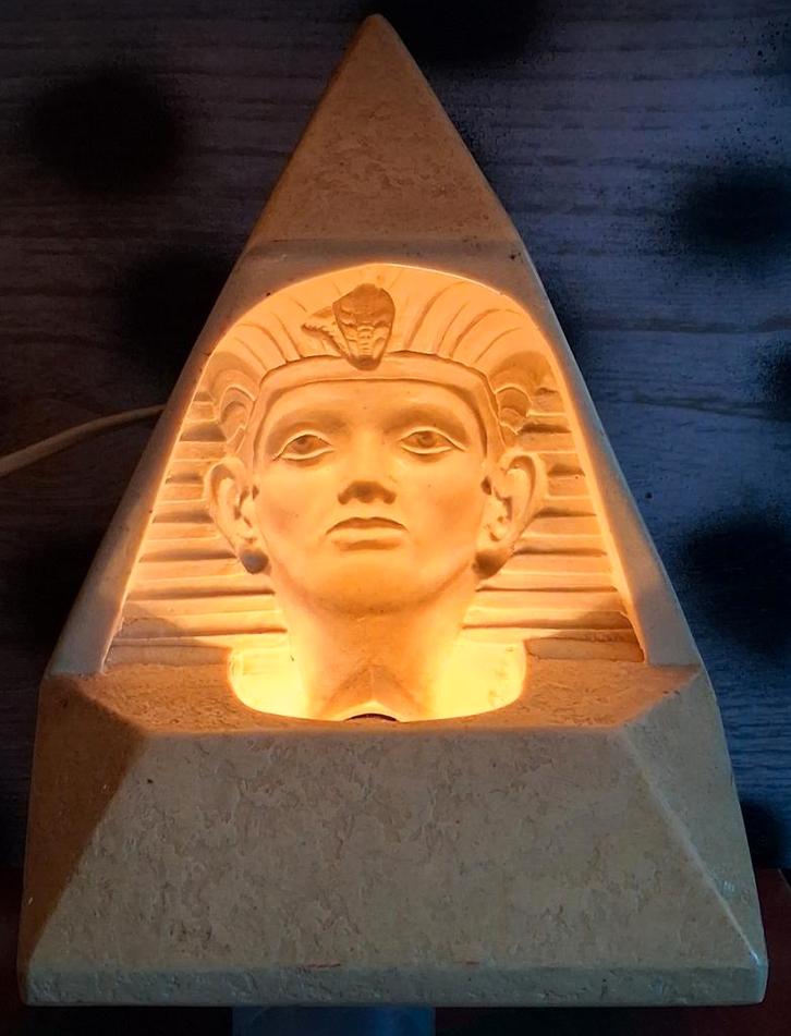Tafellamp. TOETANCHAMON/Piramide. 1993. 22 cm. * Zie tekst., Huis en Inrichting, Lampen | Tafellampen, Zo goed als nieuw, Minder dan 50 cm