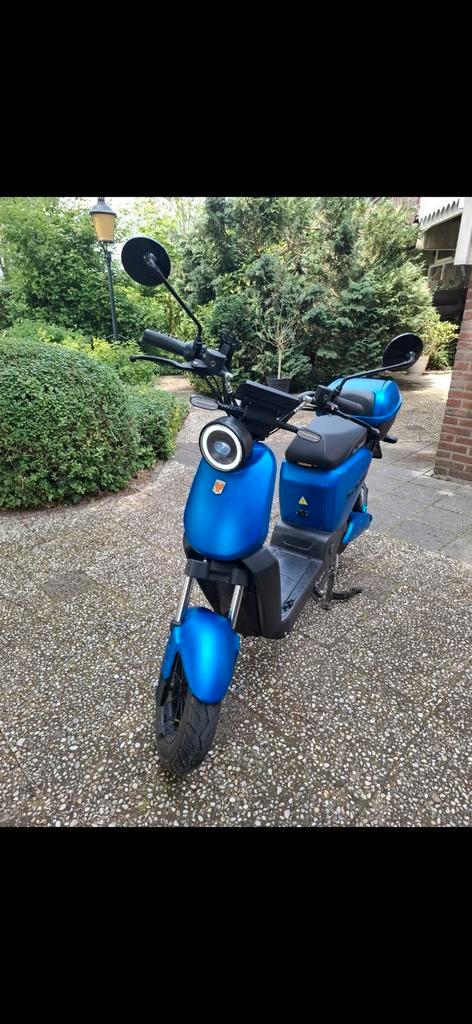 Mooie elektrische scooter, Fietsen en Brommers, Snorfietsen en Snorscooters, Gebruikt, Overige merken, Elektrisch, Ophalen