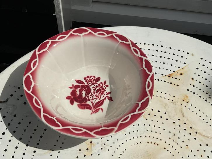 Franse Digoin Sarreguemines Schaal Odette warm roze rood, Antiek en Kunst, Curiosa en Brocante, Ophalen of Verzenden