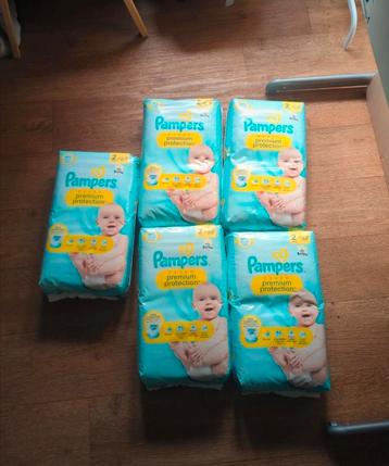 270 Pampers maat 2 beschikbaar voor biedingen