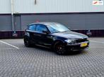 BMW 1-serie 116i High Executive / Airco / Navi / Camera / Bl, Auto's, BMW, 1-Serie, Euro 5, Achterwielaandrijving, 4 cilinders