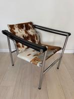 LC1 Basculant Le Corbusier fauteuil design vintage, Huis en Inrichting, Fauteuils, Ophalen, Gebruikt, 75 tot 100 cm, Metaal