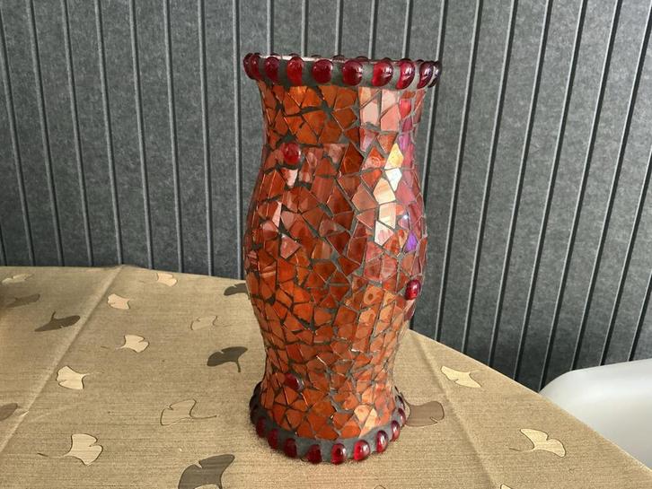 Mooie mozaïek vaas, Huis en Inrichting, Woonaccessoires | Vazen, Zo goed als nieuw, Rood, 50 tot 75 cm, Glas, Ophalen of Verzenden