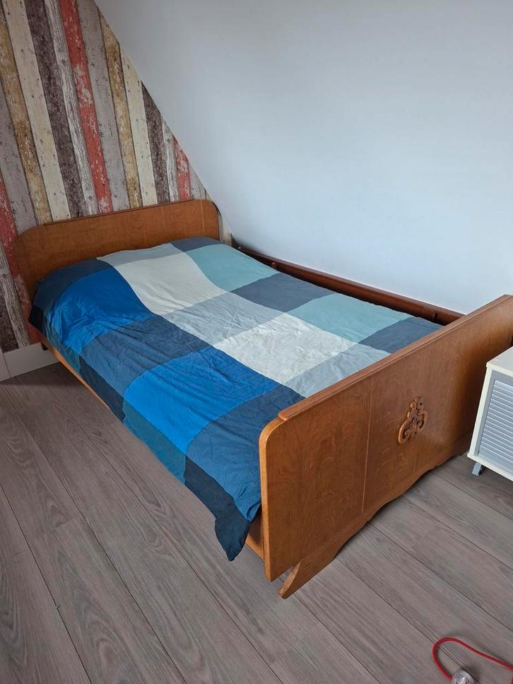 GRATIS Vintage ledikant + zeer net matras 190x120 Twijfelaar, Huis en Inrichting, Slaapkamer | Bedden, Gebruikt, Twijfelaar, 120 cm