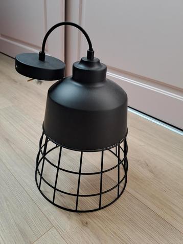 Hanglamp mat-zwart beschikbaar voor biedingen