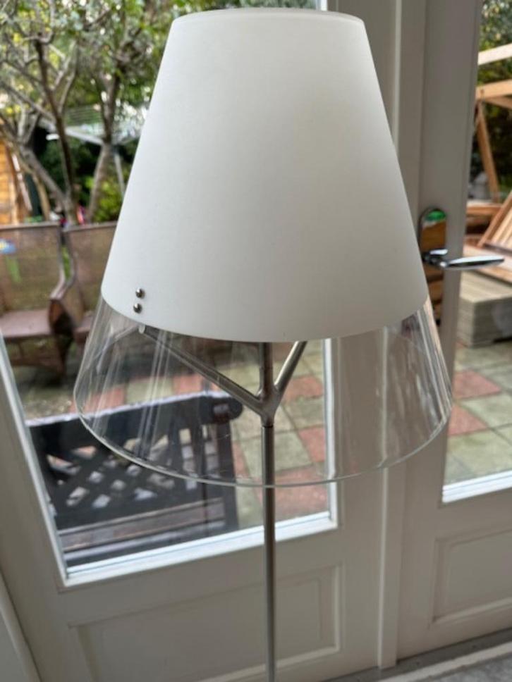 2 Italiaans Design vloerlampen Lucitalia  Pragma touch, Huis en Inrichting, Lampen | Vloerlampen, Gebruikt, 100 tot 150 cm, Kunststof