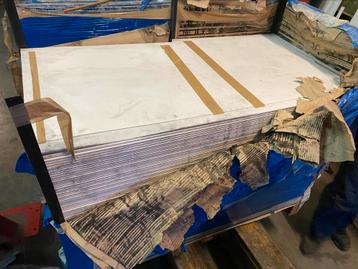 Isolatie platen 1.313 x 643 x 8 mm beschikbaar voor biedingen