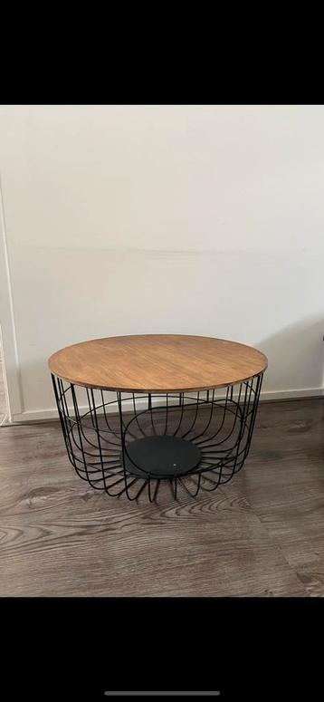 Bijzettafel met opening voor katten of dekentje beschikbaar voor biedingen