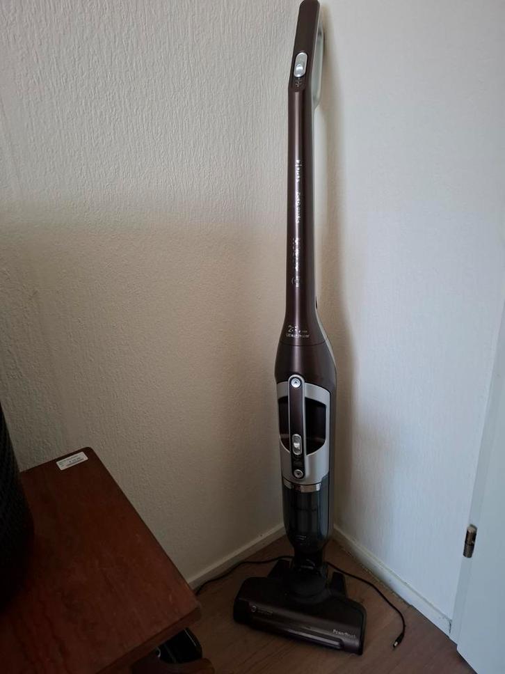 BOSCH stofzuiger OPHALEN, Witgoed en Apparatuur, Stofzuigers, Zo goed als nieuw, Stofzuiger, Reservoir, Ophalen