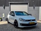 Volkswagen Golf GTI Edition 35 | DSG | Carplay | Parkassist, Zwart, 4 cilinders, 1984 cc, Wit