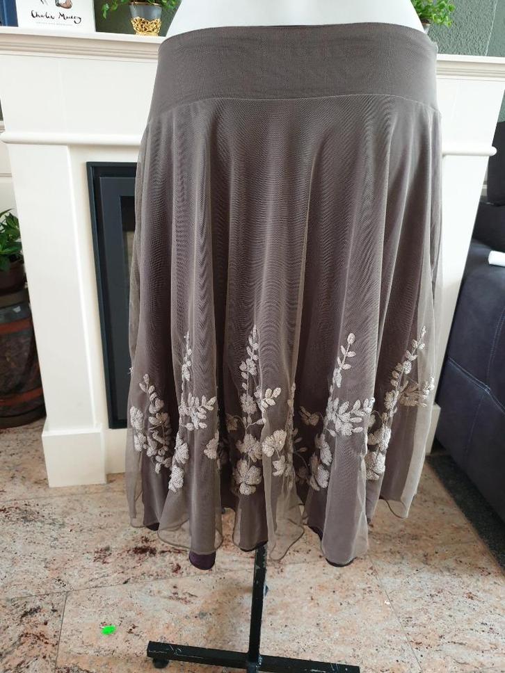 Steps bruin met tule borduursel rok 38 M Gratis verzenden, Kleding | Dames, Rokken, Zo goed als nieuw, Maat 38/40 (M), Bruin, Knielengte
