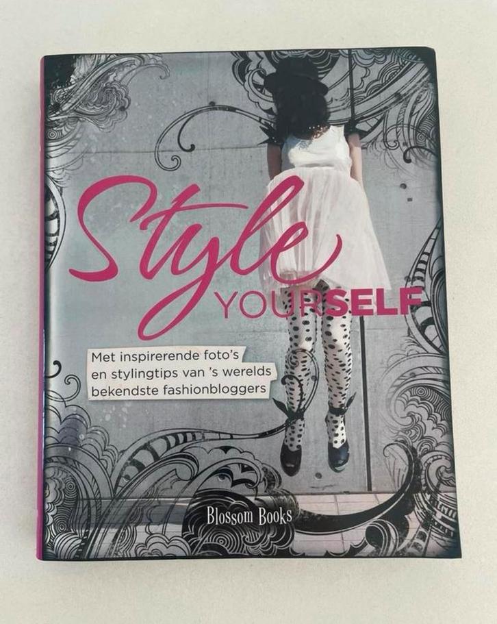 Style Yourself - Fashion Guide voor Fashionista's, Boeken, Mode, Zo goed als nieuw, Mode algemeen, Verzenden