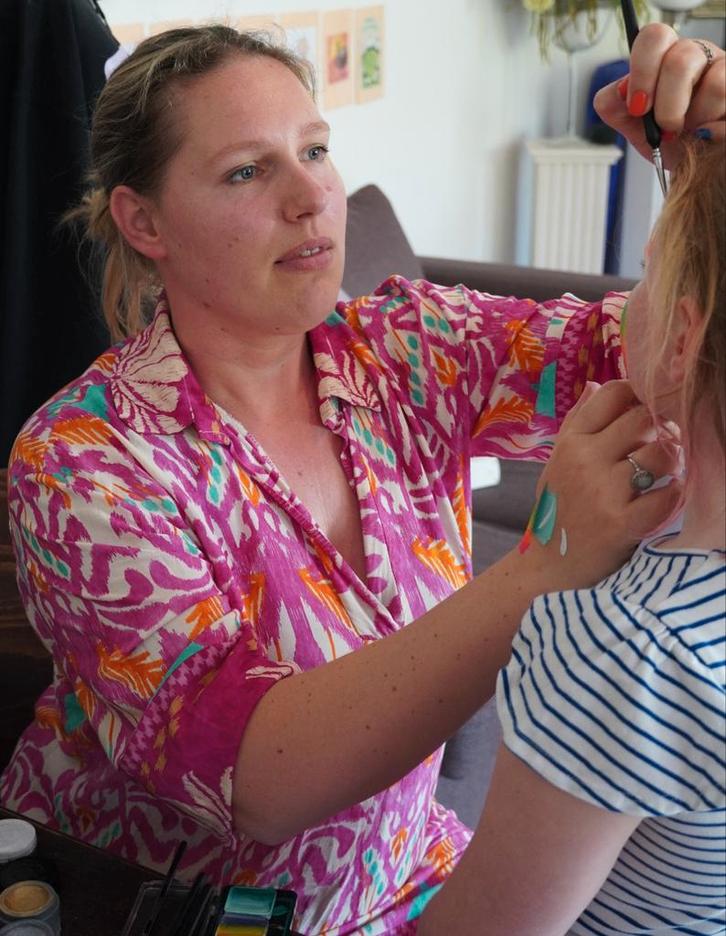 In te huren schminker, Diensten en Vakmensen, Kinderfeestjes en Entertainers