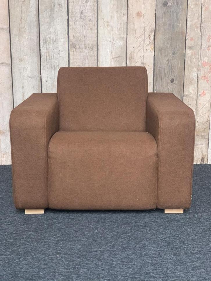 Palau fauteuil bruin gestoffeerd design stoel, Huis en Inrichting, Fauteuils, Gebruikt, Leer, Metaal, 75 tot 100 cm, Minder dan 75 cm