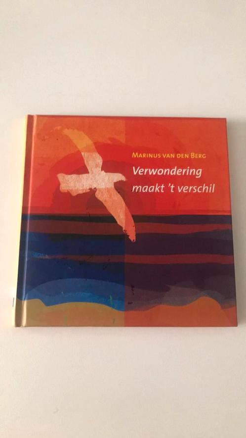 Marinus van den Berg - Verwondering maakt 't verschil, Boeken, Esoterie en Spiritualiteit, Zo goed als nieuw, Ophalen of Verzenden