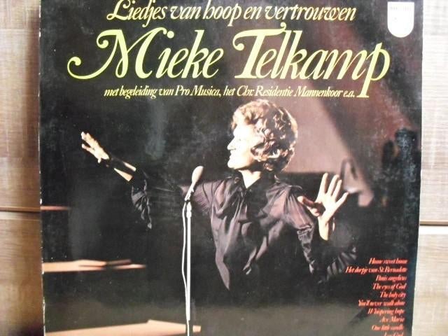 Mieke Telkamp "Liedjes Van Hoop en Vertrouwen" LP, Ophalen of Verzenden, Gebruikt, 12 inch, Levenslied of Smartlap