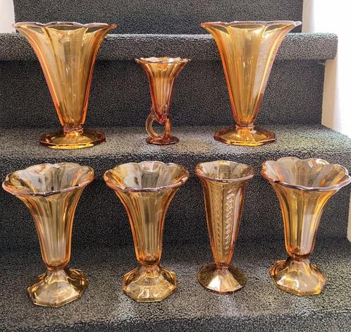 7 Antieke Art Deco vazen van Amber kleurig glas. In 1 koop, Antiek en Kunst, Antiek | Vazen, Ophalen