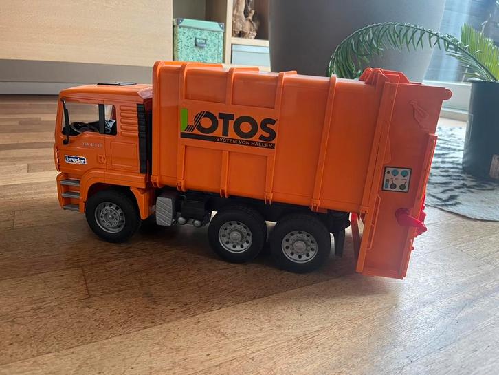 BRUDER MAN TGS vuilniswagen, Kinderen en Baby's, Speelgoed | Speelgoedvoertuigen, Gebruikt, Ophalen