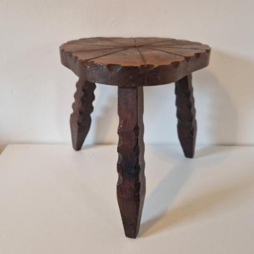 vintage krukje brutalist spaanse kruk  plantentafel, Huis en Inrichting, Krukjes, Gebruikt, Hout, Ophalen of Verzenden