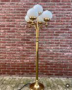 Italiaanse Vintage Messing vloerlamp met melkglazen bollen, Huis en Inrichting, Lampen | Vloerlampen, Ophalen, Vintage holleywood regency