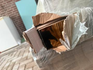 Gouden tegels 2 pakken 1,12m2 beschikbaar voor biedingen